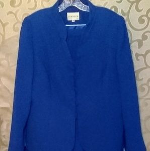 LILY AND TAYLOR SUIT